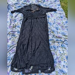 Kiyonna black lace layered dress with black lace sleeves and bee accents size 4X